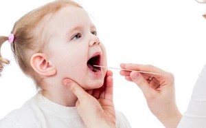 宝宝的扁桃体为何总发炎? 如何治疗小儿扁桃体发炎