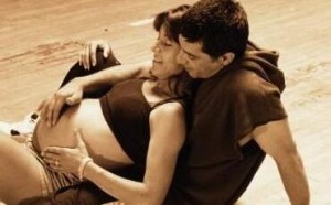 怀孕期间可以同房吗？怀孕期间性生活要戴安全套吗？