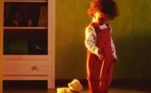 自闭症严重影响儿童身心健康 家长要引起重视