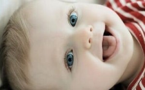 宝宝晚上睡觉总是翻来覆去的是怎么回事？如何让宝宝睡得香甜