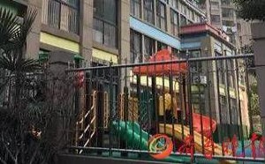 四岁女童下体被塞棉絮 女童称是老师所为 警方已介入调查