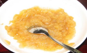 适合4-6个月宝宝健康营养食谱 苹果泥 香蕉奶昔 蛋黄泥 