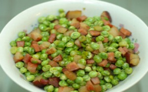 怀孕一个月营养美味食谱：肉末炒豌豆 香菇肉粥