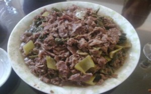 怀孕三个月美味营养食谱：凉拌五彩鸡丝 酸菜炒牛肉