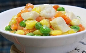 怀孕9个月营养美味食谱：银耳老鸽汤、猪骨萝卜汤