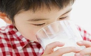 家长给宝宝喝水应该注意的5个要点