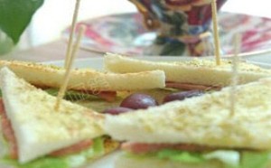 美味儿童营养早餐:培根土司 美味儿童营养早餐:培根土司