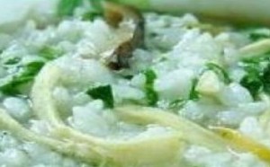 小儿补充蛋白质营养食谱:香菇鸡丝粥 小儿补充蛋白质营养食谱:香菇鸡丝粥