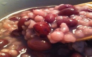 宝宝健脾益胃食谱推荐：薏米红豆粥