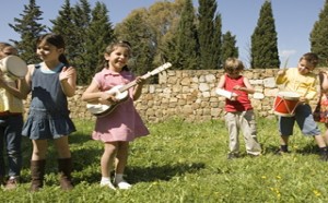 研究发现 演奏乐器提升孩子大脑发育