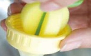 宝宝的奶瓶该如何正确的清洗与消毒(组图)