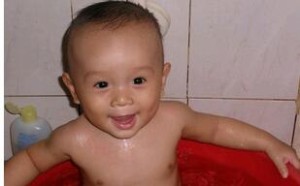 小孩过度洗澡也会过敏