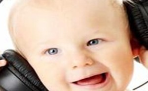 家长们应该怎样教宝宝唱歌谣