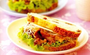 怀孕中期准妈妈预防贫血_美味健康营养食谱全麦胚芽照烧汉堡 