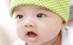 宝宝舌苔厚白是怎么回事