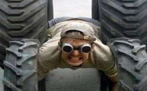 自制四轮汽车,毫不逊色,真是太有想象力啦 自制四轮汽车,毫不逊色,真是太有想象力啦