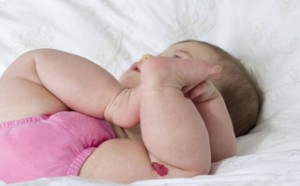 宝宝穿开裆裤的优缺点 宝宝穿开裆裤的优缺点