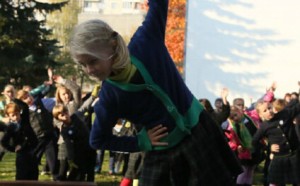 中国第八套广播体操图片大全:走进立陶宛小学 中国第八套广播体操图片大全:走进立陶宛小学