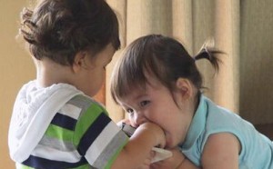 准备生二胎的父母 如何安抚大宝的心理情绪 准备生二胎的父母 如何安抚大宝的心理情绪