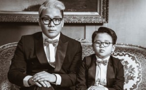 韩国歌手尹民秀父子高清写真照 韩国歌手尹民秀父子高清写真照