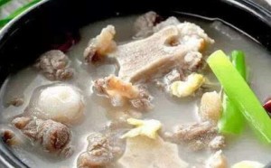 推荐十款产妇下奶食谱:让哺乳妈妈奶如泉涌的催奶食谱 推荐十款产妇下奶食谱:让哺乳妈妈奶如泉涌的催奶食谱