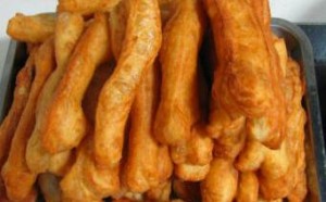 怎么在家里自制放心油条？保证好吃又健康