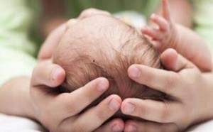 宝宝前囟门能摸吗?前囟门的清洗注意事项(图) 宝宝前囟门能摸吗?前囟门的清洗注意事项(图)