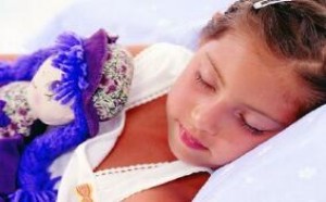 孩子晚上睡觉磨牙是什么原因，磨牙是缺什么吗？