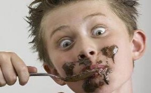 别在买这4种零食给孩子吃 会影响孩子身体发育 别在买这4种零食给孩子吃 会影响孩子身体发育