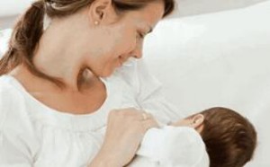 母乳喂养的正确姿势及注意事项 母乳喂养的正确姿势及注意事项