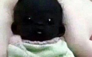 南非诞生世界上最黑的孩子 怎么生出皮肤白皙的宝宝？