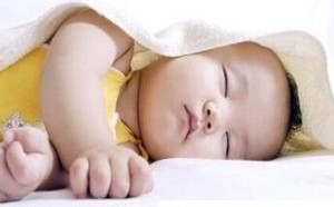 宝宝晚上睡觉出汗是怎么回事