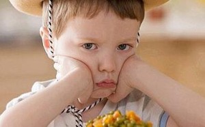 宝宝不肯好好吃饭怎么办？解决宝宝不爱吃饭的策略