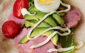 简单易学的营养美味爱心早餐:果蔬鸡蛋卷饼(图) 简单易学的营养美味爱心早餐:果蔬鸡蛋卷饼(图)