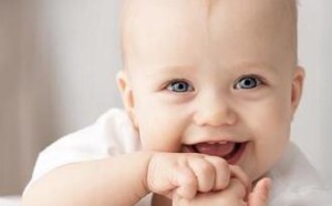 如何逗宝宝笑?5妙招让bb笑口常开 如何逗宝宝笑?5妙招让bb笑口常开