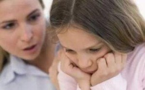 语言暴力对孩子伤害大！最好的亲子教育是低声说话