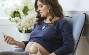 孕期玩手机对胎儿危害大 易导致孩子多动和暴躁　