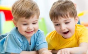 宝宝不识字也需要阅读 让孩子养成从小阅读的习惯好处多