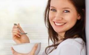 孕妈吃完饭后不宜做的6件事 会影响健康