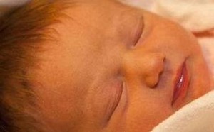 母乳喂养好处多 但这四类新生儿宝宝不适合母乳喂养