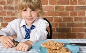 小学生不吃早餐会影响认知能力和学习成绩