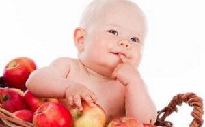 别过早教宝宝坐站走 容易导致下肢弯曲畸形