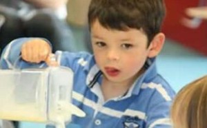 父母包办一切,不利于孩子成长和未来发展 请学会放手! 父母包办一切,不利于孩子成长和未来发展 请学会放手!