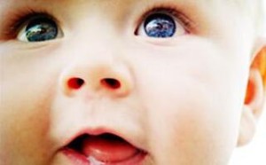 宝宝老流口水是怎么回事？引起流口水的原因及防治方法