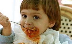 提前做好准备 让宝宝在幼儿园乖乖吃饭 提前做好准备 让宝宝在幼儿园乖乖吃饭