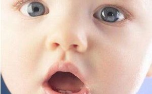 宝宝经常烂嘴角是什么原因 防治烂嘴角的方法 宝宝经常烂嘴角是什么原因 防治烂嘴角的方法