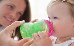 宝宝不爱喝水怎么办?如何让宝宝爱上喝水的好方法 宝宝不爱喝水怎么办?如何让宝宝爱上喝水的好方法