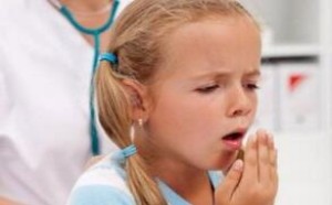 胸口中间疼是怎么回事?引起胸疼的原因有哪些 胸口中间疼是怎么回事?引起胸疼的原因有哪些