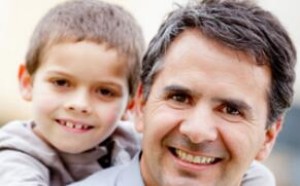 让孩子做一个有责任心的人，父亲从小培养是关键