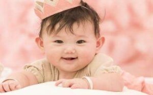 给宝宝拍百天照的注意事项